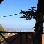 Xenonas Epavlis * Synikia Mesi Trikalon