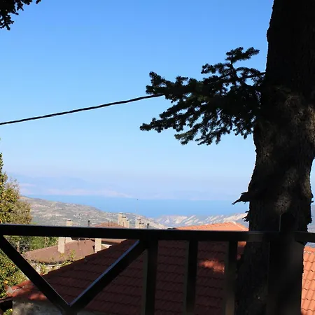 Xenonas Epavlis * Synikia Mesi Trikalon