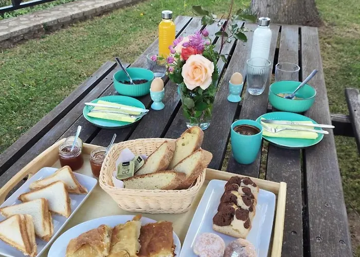 Xenonas Epavlis Hotel